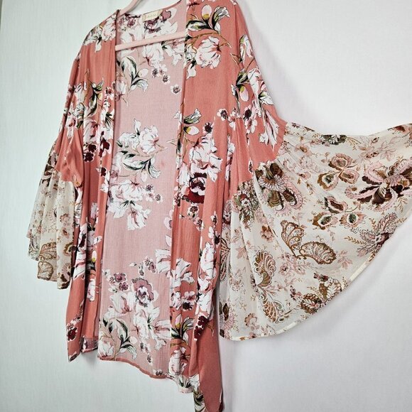 Altar'd State Boho Dusty Pink Floral Bell Sleeve Kimono Topper S VJ90729 - Picture 2 of 8